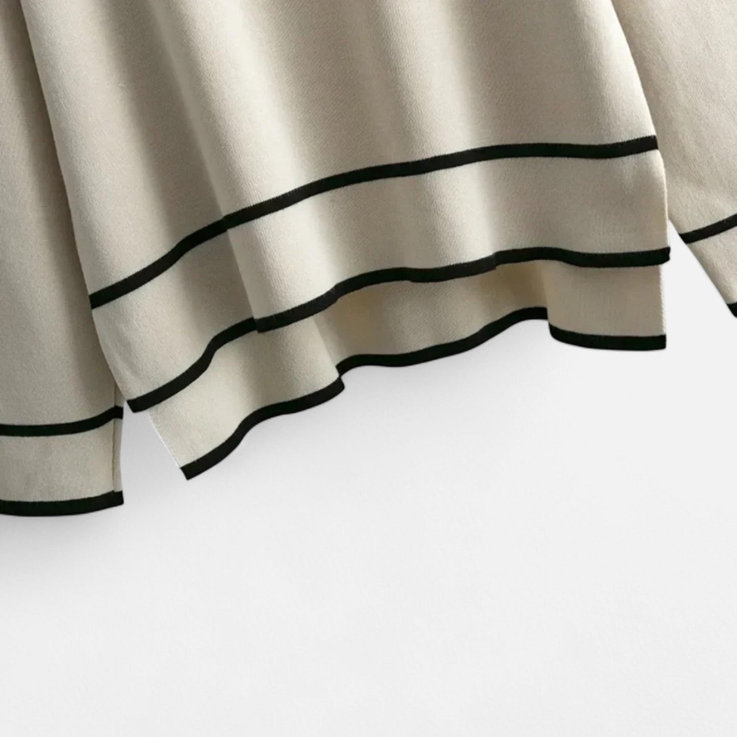 Noir London  | Women’s Knitted Two-Piece Set – Effortless Winter Poise