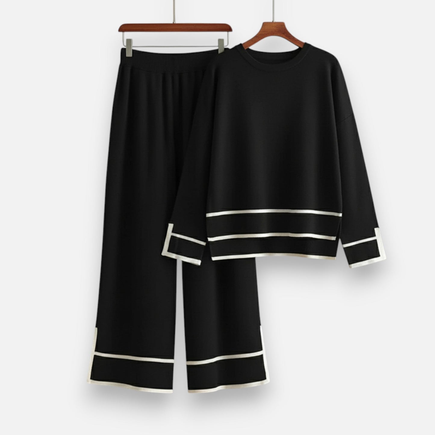 Noir London  | Women’s Knitted Two-Piece Set – Effortless Winter Poise