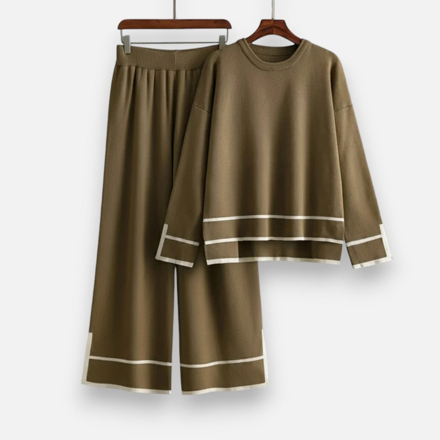 Noir London  | Women’s Knitted Two-Piece Set – Effortless Winter Poise